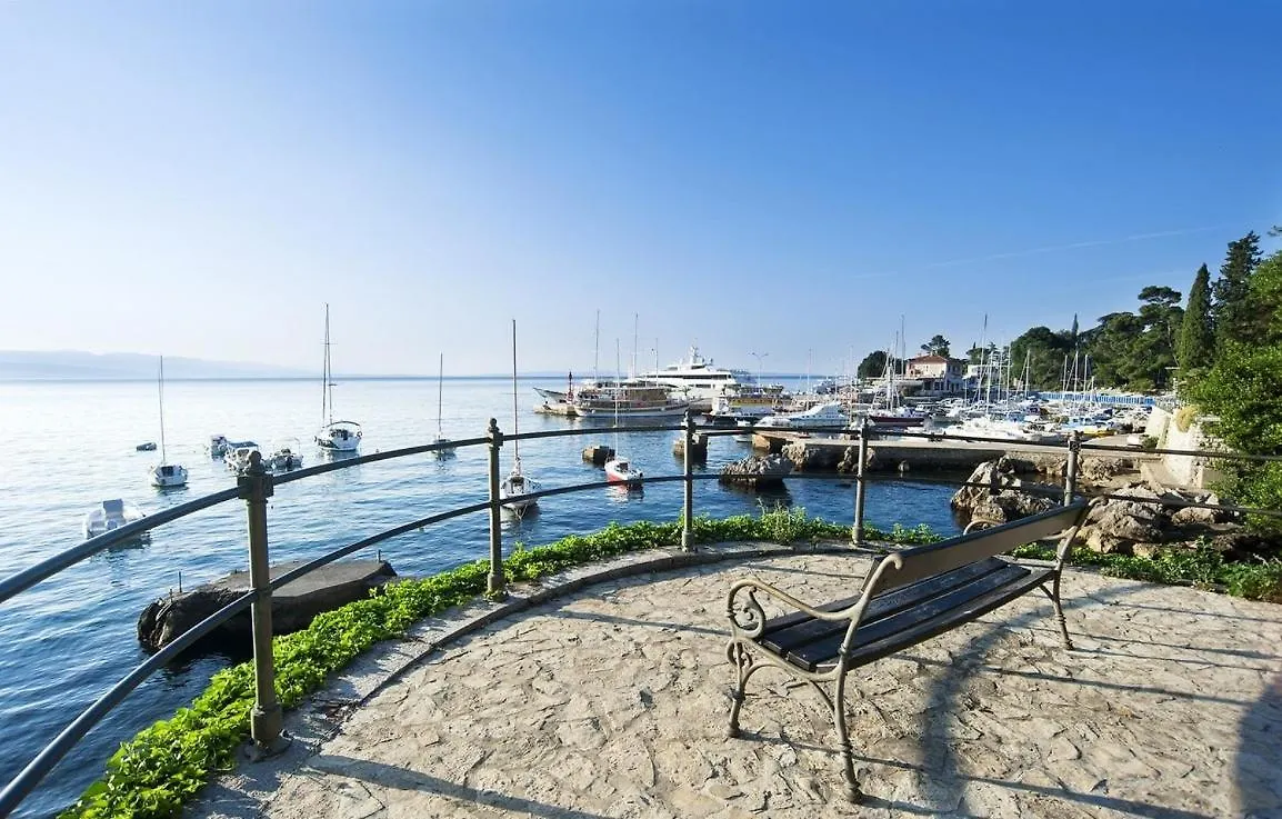 Apartment Petra Opatija 0*,